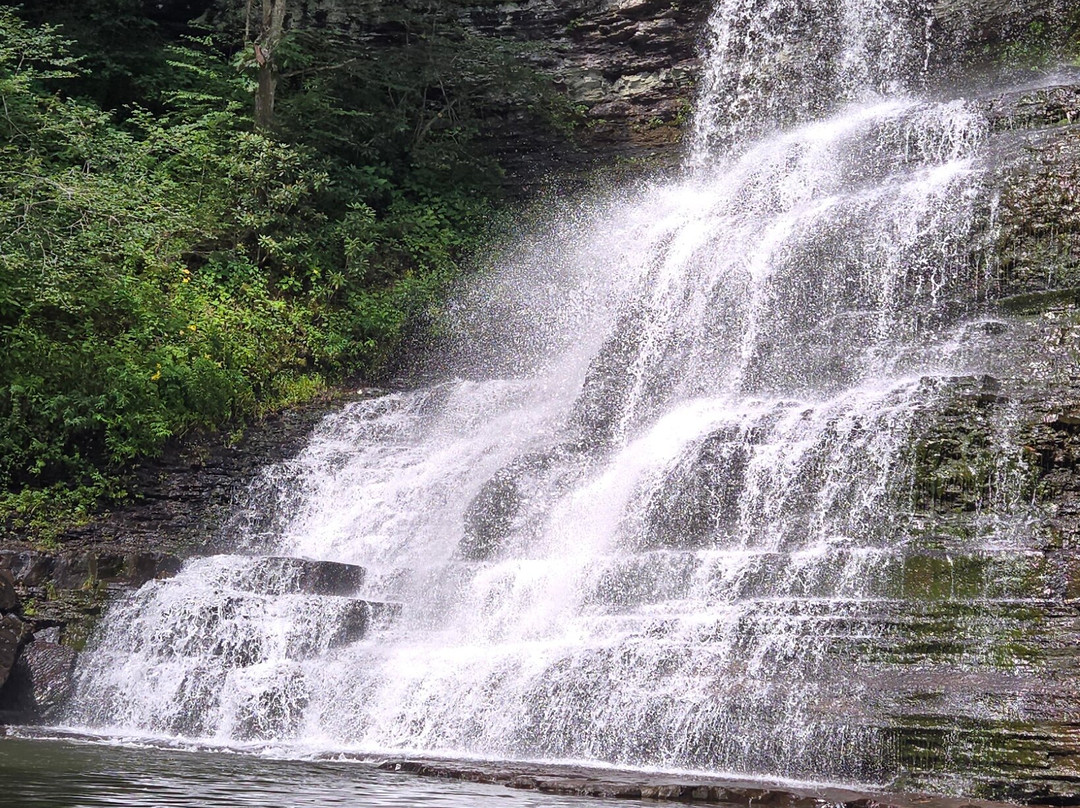 Cascades National Recreation Trail-Pembroke必去景点
