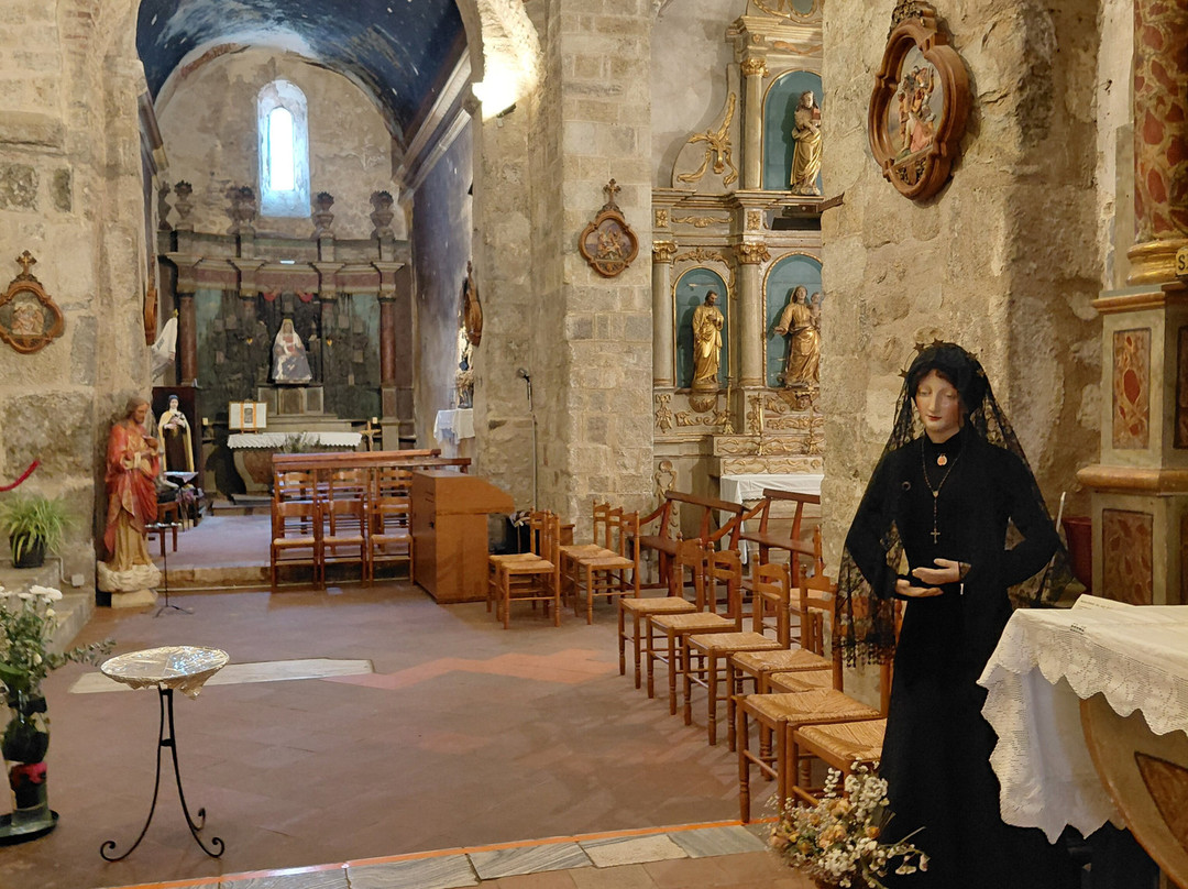 Eglise Saint Michel , le cloitre et le linteau-Saint Genis des Fontaines必去景点