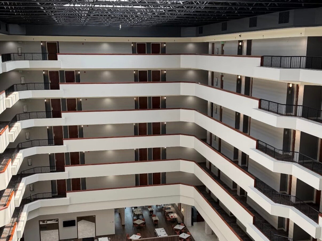 Holiday Inn 大学广场，草地滚球场主图
