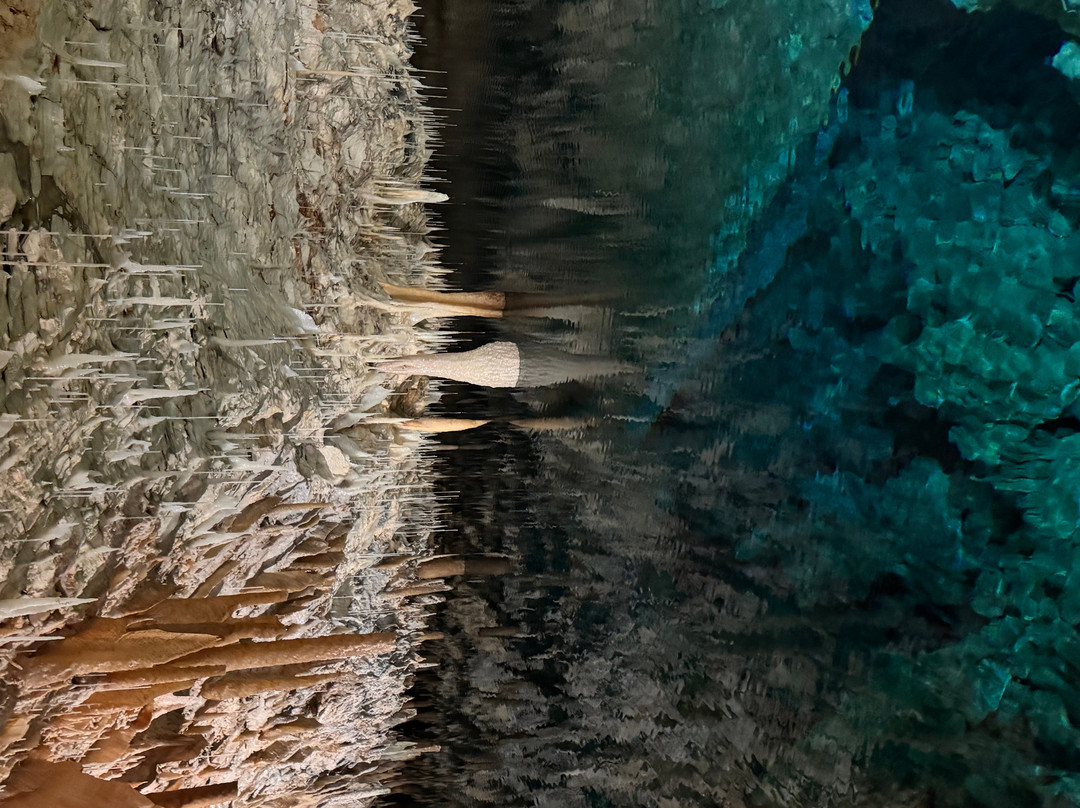 Crystal & Fantasy Caves-Hamilton Parish必去景点