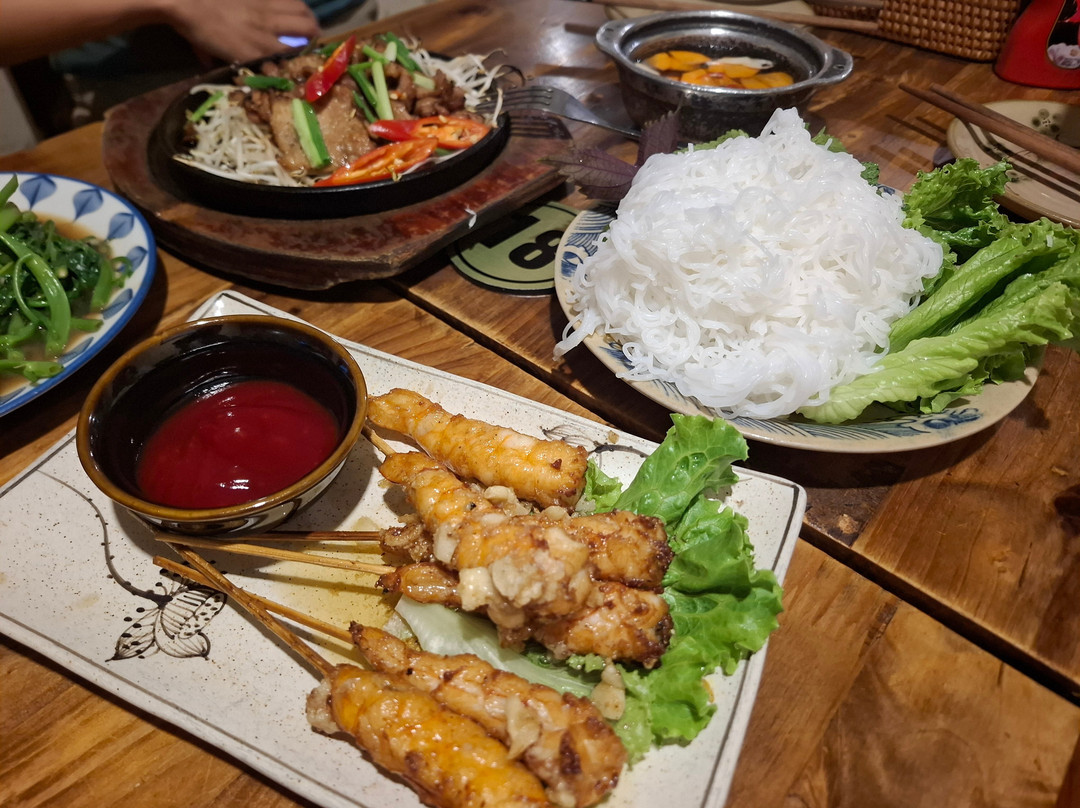 Met Vietnamese Restaurant & Vegetarian Options 2