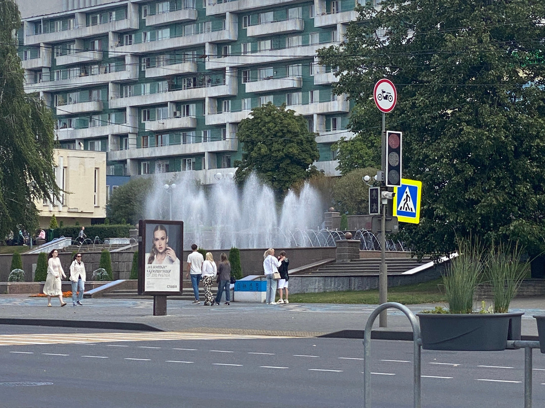 Fountain in Komsomolskiy Square-莫吉廖夫必去景点