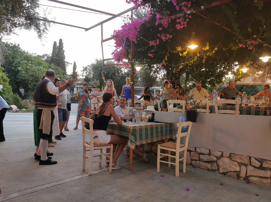 Mai's Cafe Restaurant