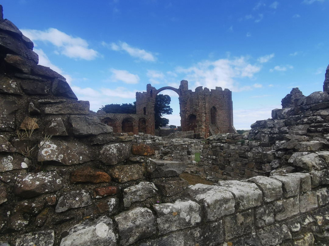 Lindisfarne Priory-Holy Island必去景点