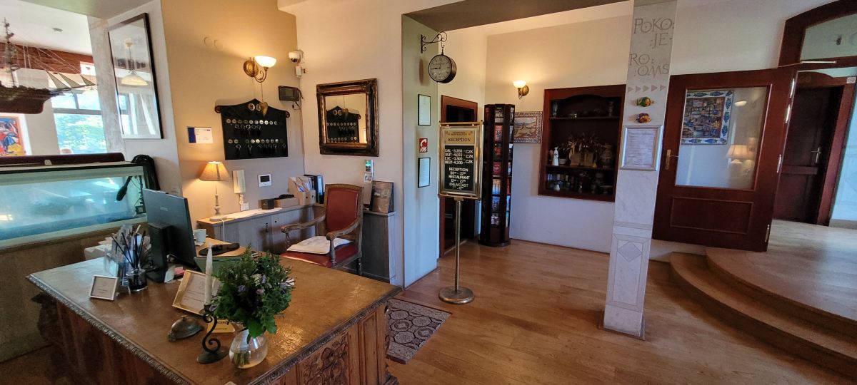 卡尔施泰因浪漫城堡酒店-旅行者