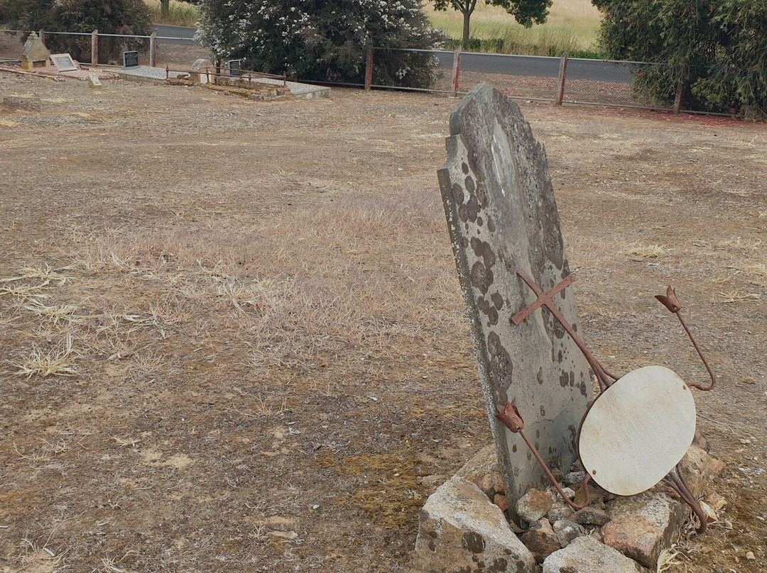 Birdwood Holy Cross Lutheran Church and Cemetery-Birdwood必去景点