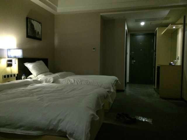 铂晶大酒店主图