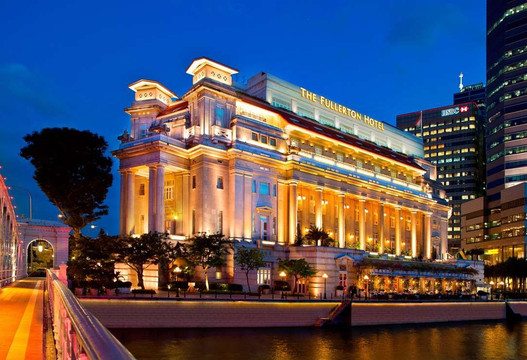 新加坡浮尔顿酒店主图