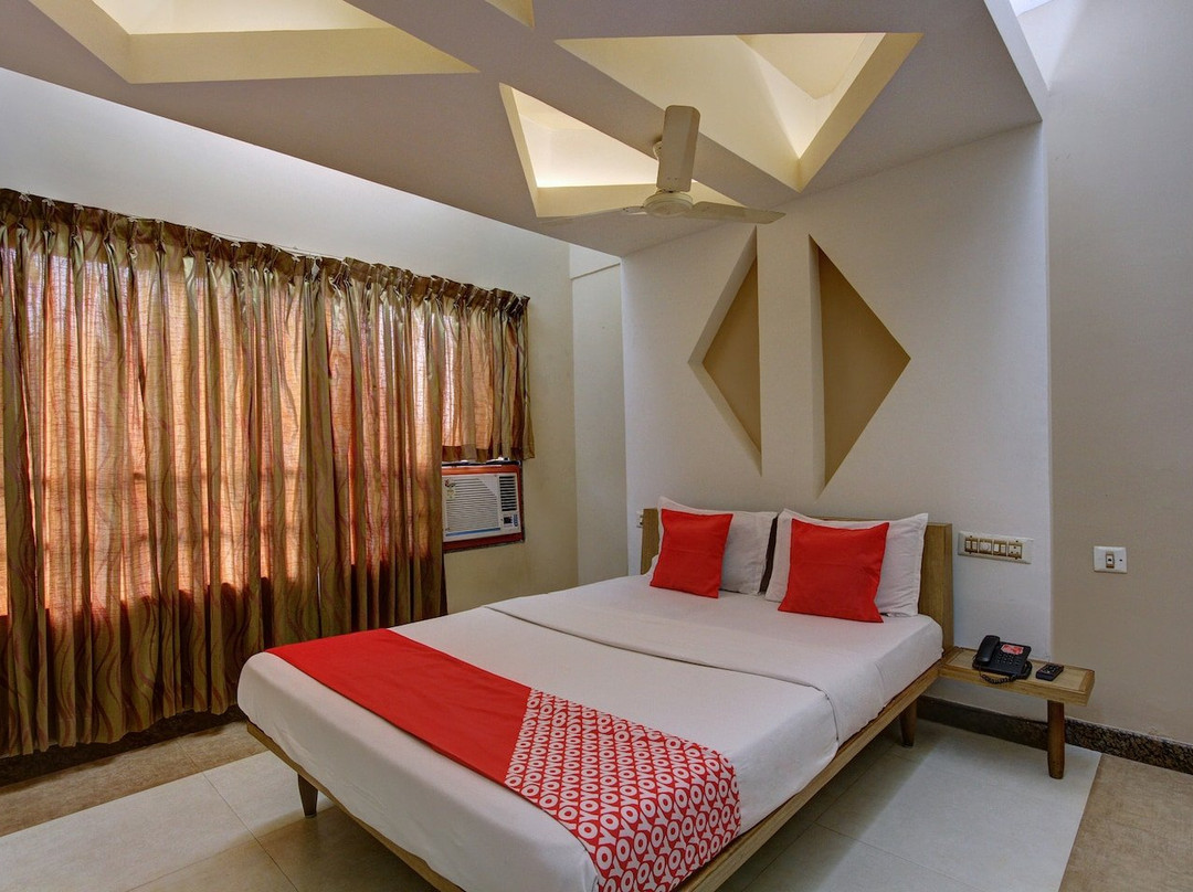 OYO 23534 Shambhavi Hotels