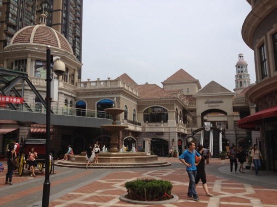 西班牙风情街-武汉市必去景点