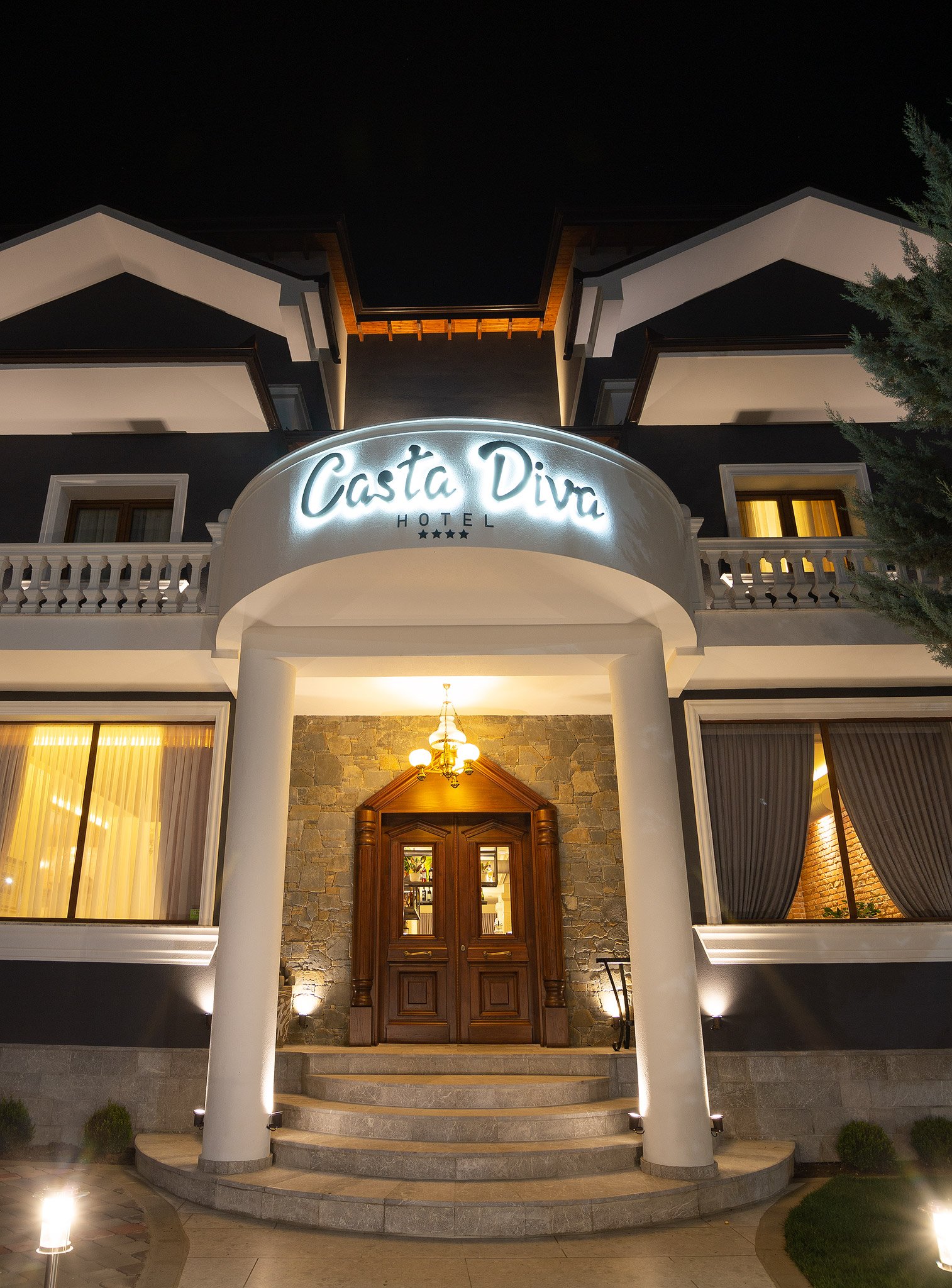Casta Diva Hotel-官方