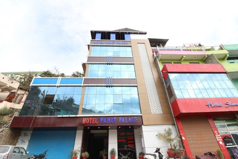OYO 28427 Hotel Rawat Palace