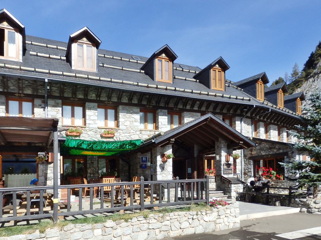 贝纳斯克医院酒店