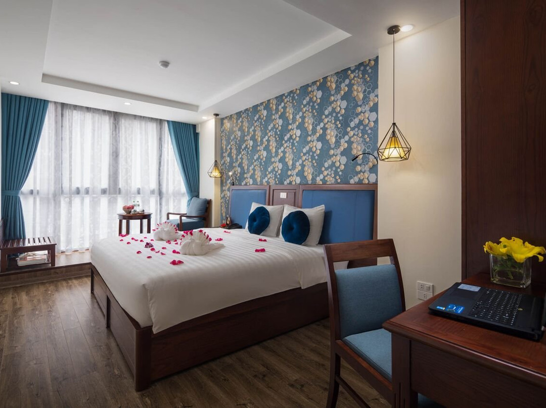 Holiday Emerald Hotel主图