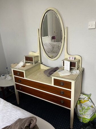 The Ilchester Arms Hotel-官方