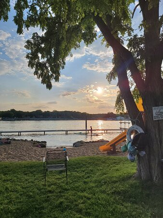 Lighthouse Lodge B&B on Lake Shafer主图