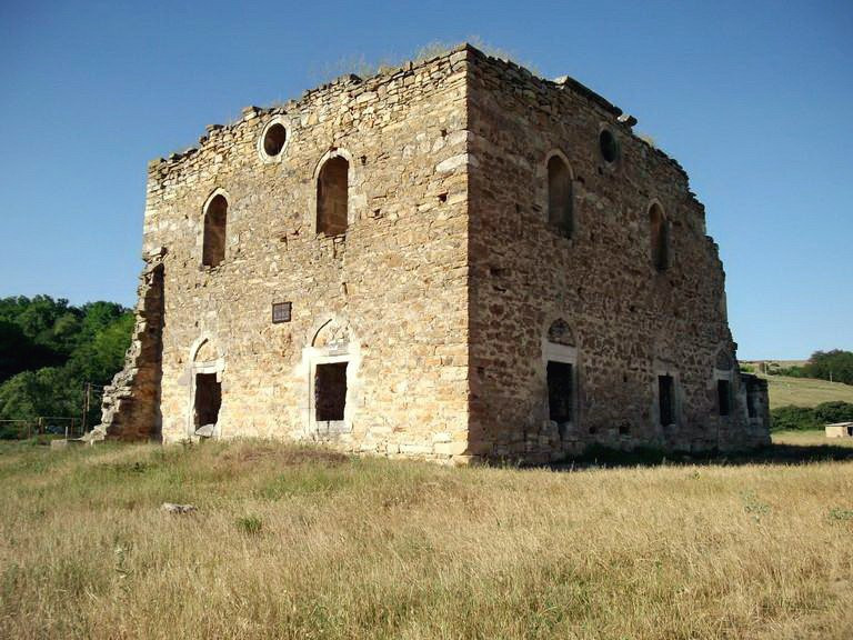 Eski Sarai Jami Mosque-Pionerskoye必去景点