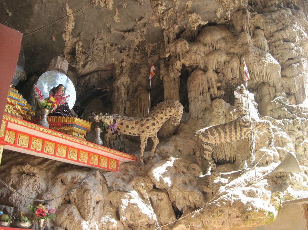 Htam Sam Cave景点图片