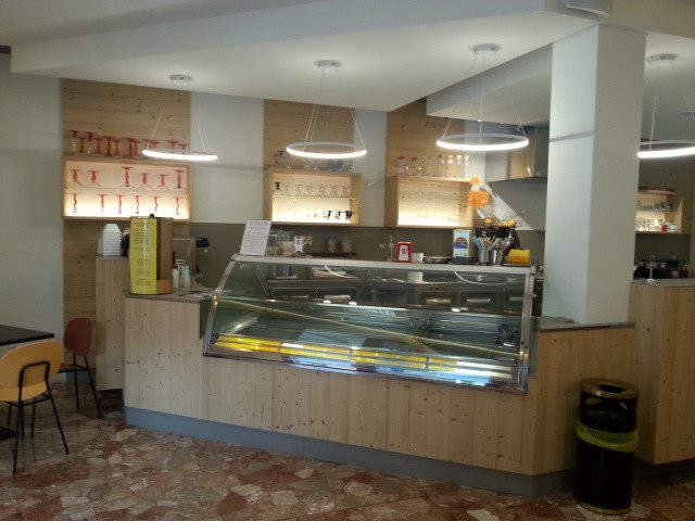Fornesighe餐馆和美食-Bar Gelateria Centrale