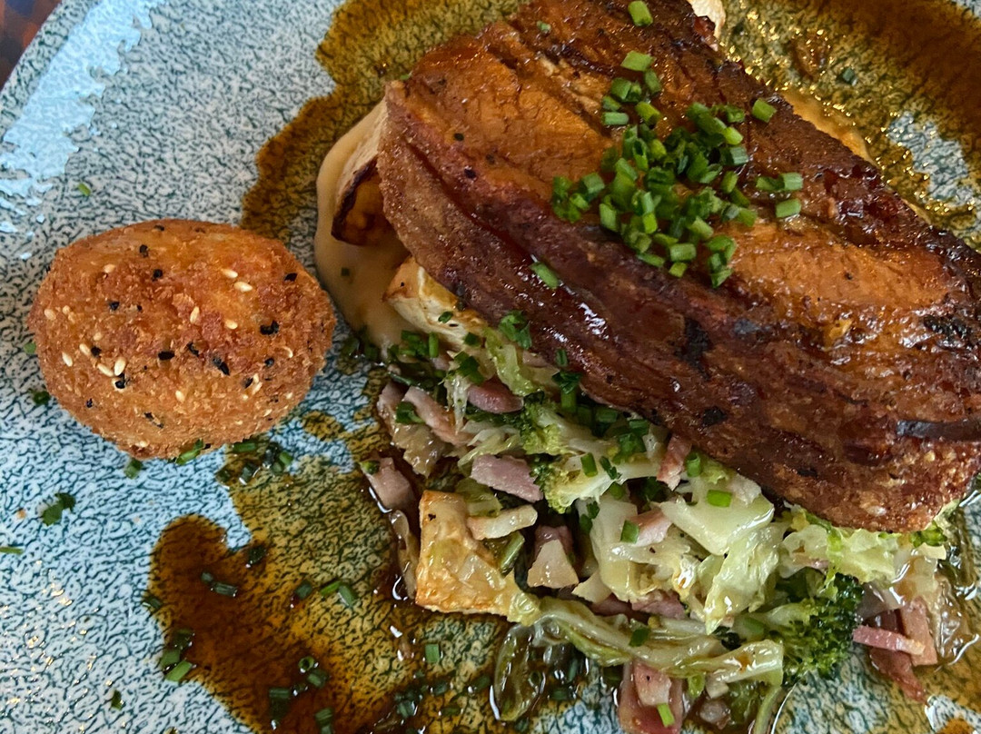 Lake View Cafe and Bar