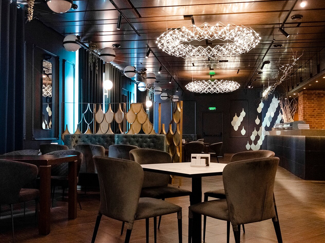 Roll Cafe Restaurant