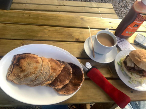 Little red cafe主图