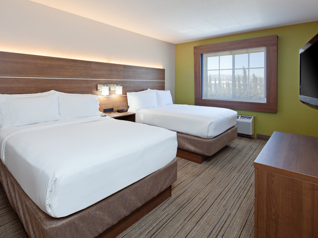 Holiday Inn Express & Suites San Diego-Escondido by IHG主图