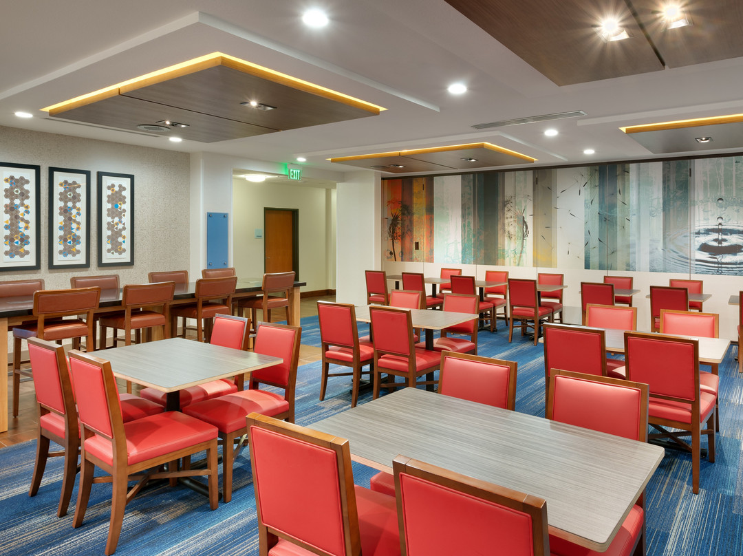 Holiday Inn Express & Suites Orem-north Provo By IHG主图