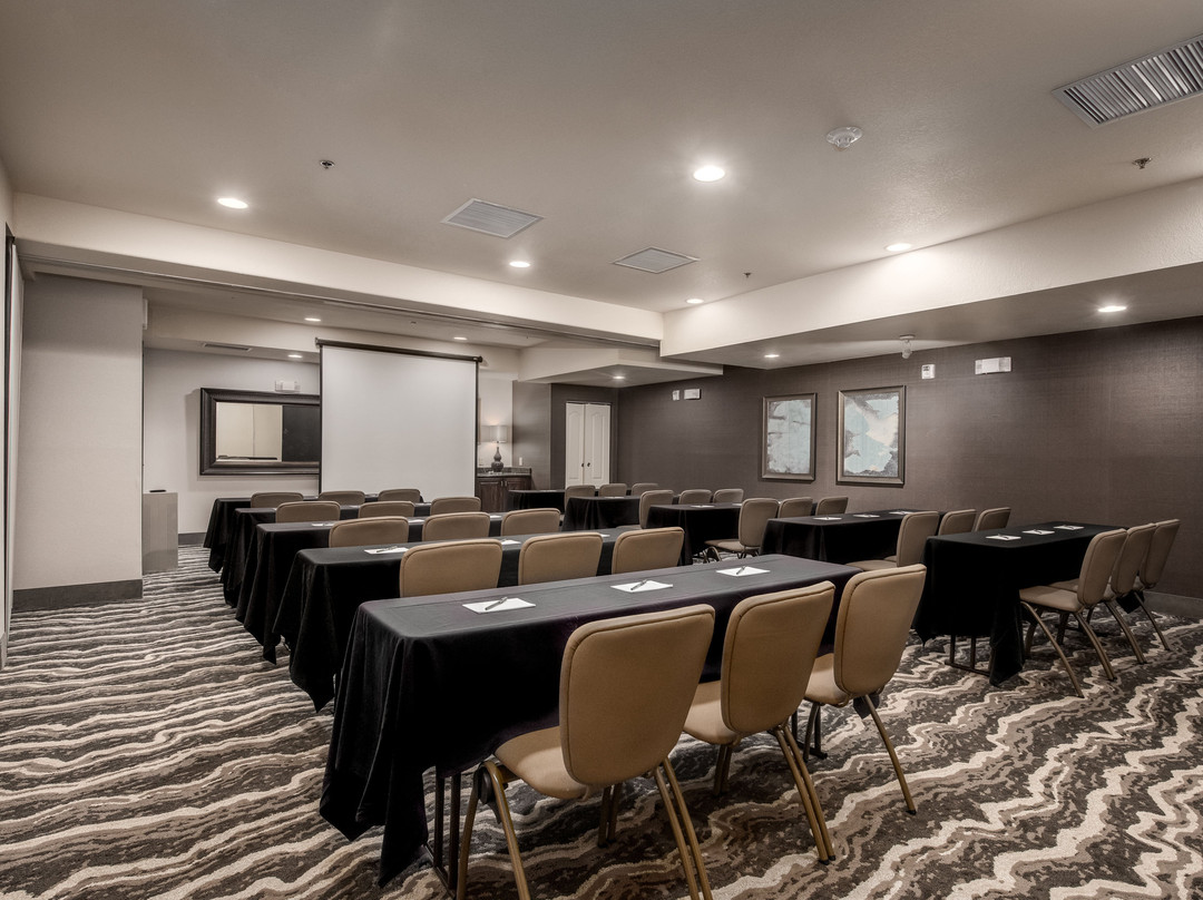 Holiday Inn Express & Suites Salt Lake City West Valley By IHG主图