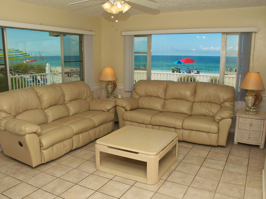 White Sands Beach Resort主图