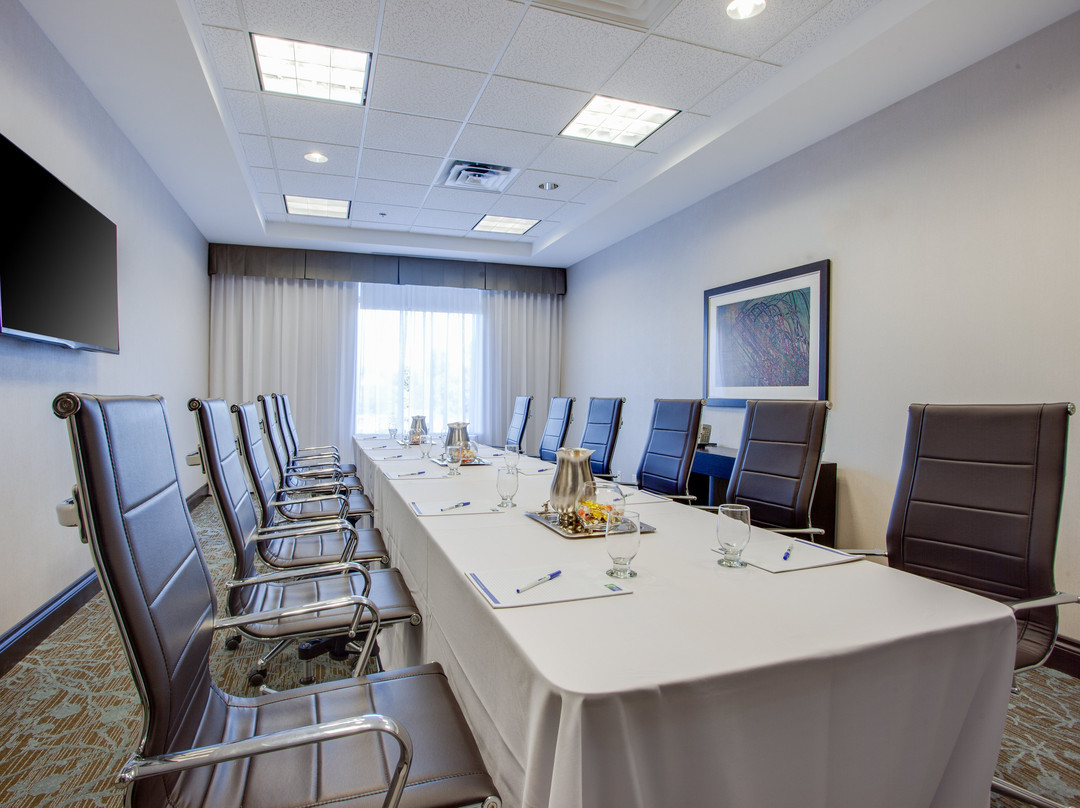 Holiday Inn Express & Suites Ottawa East - Orleans By IHG主图