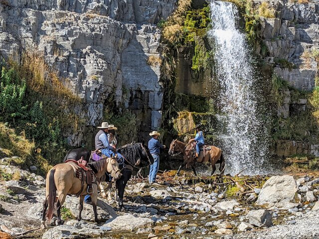 Stewart Falls-日舞必去景点