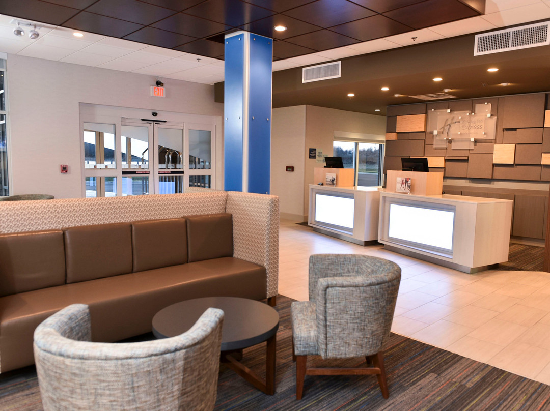 Holiday Inn Express & Suites Madisonville By IHG主图