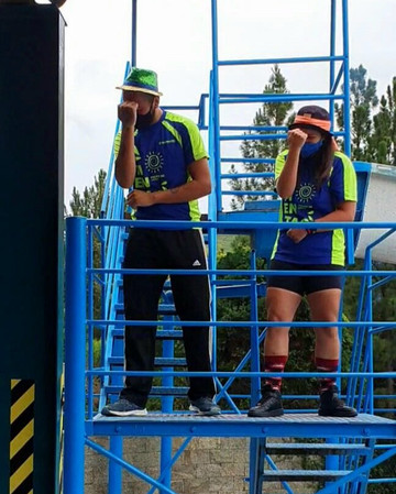 乡村客栈酒店主图