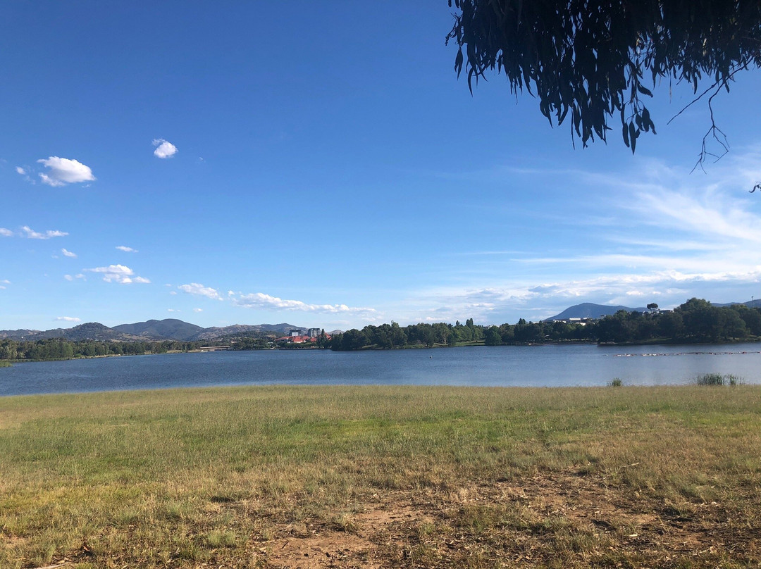 Lake Tuggeranong景点图片