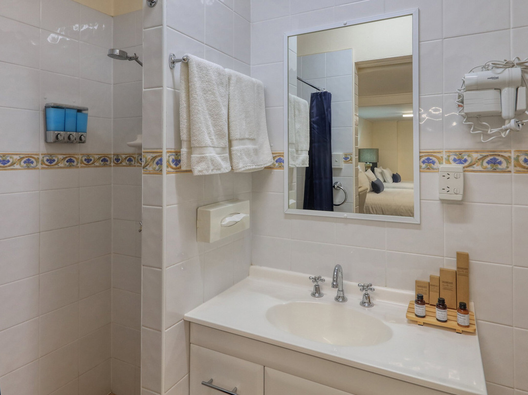 边境汽车酒店主图