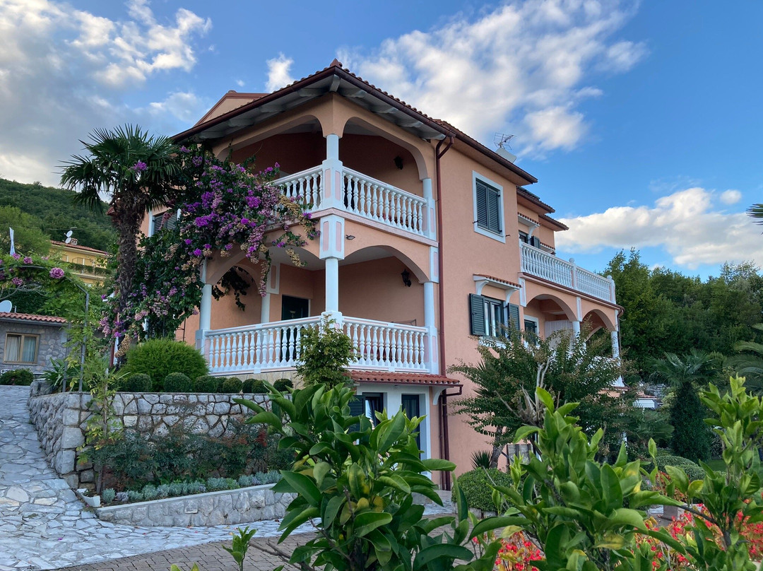 Villa Iris主图