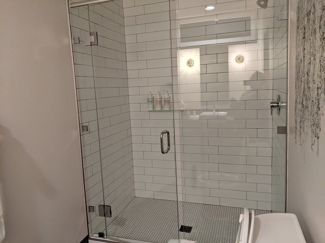 The LARK Bozeman主图