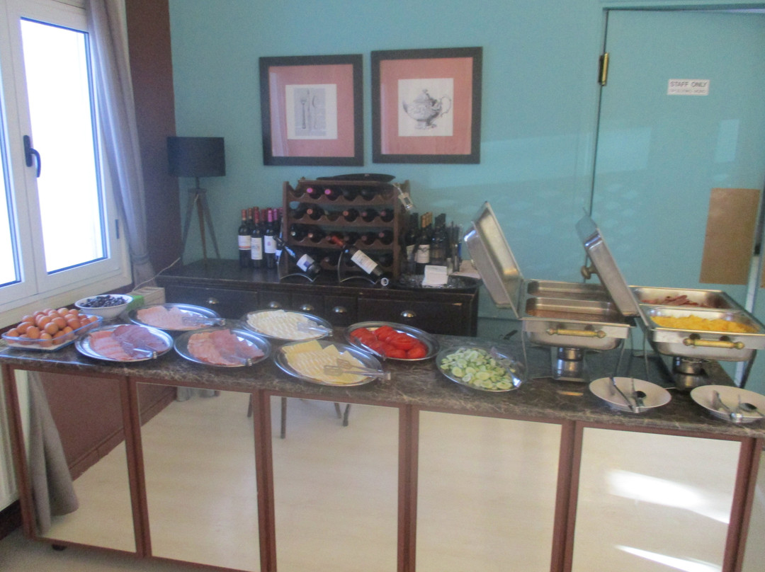 特鲁多斯居比利酒店主图