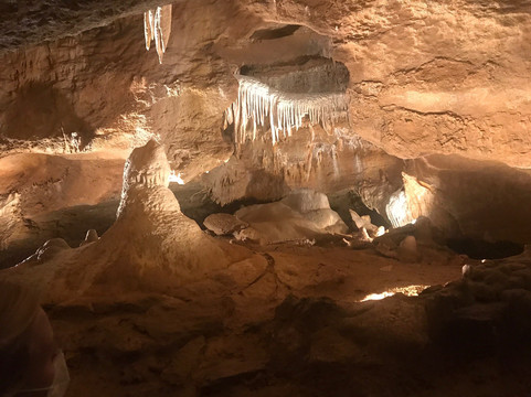 Koněpruské Caves-Koneprusy必去景点