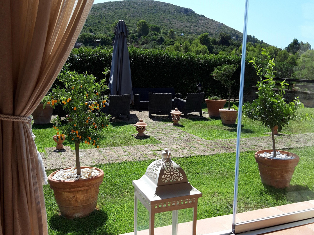 沙兰德休闲酒店主图