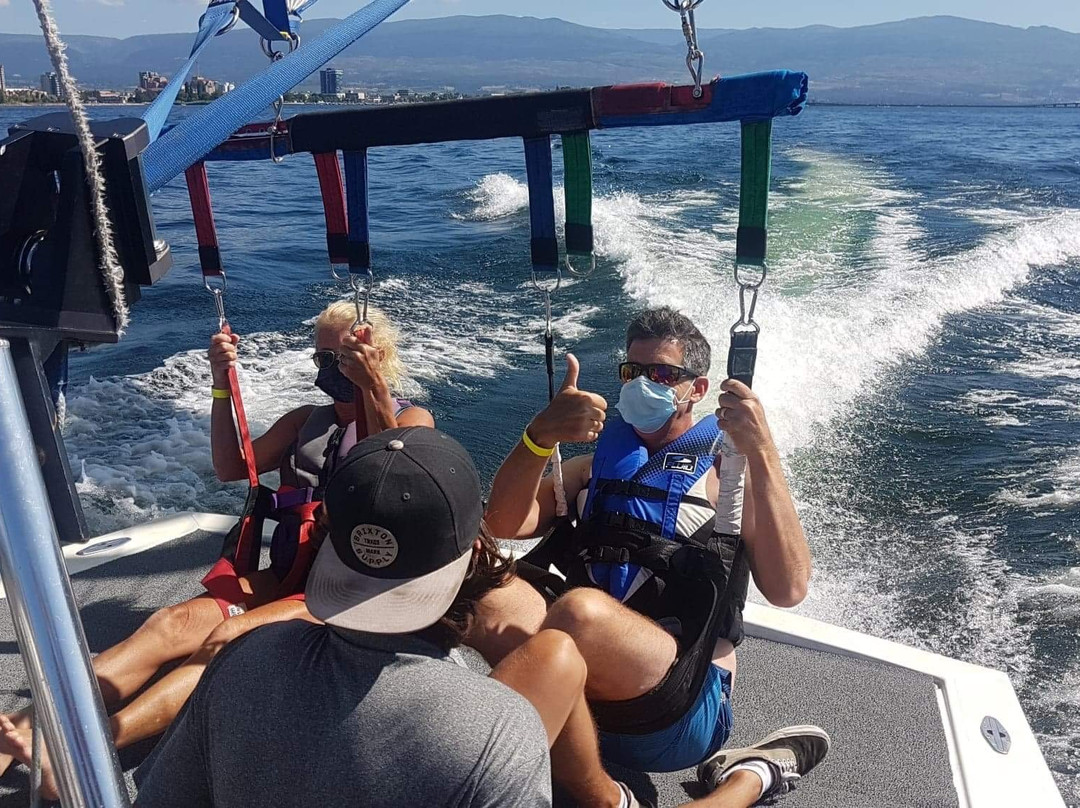 Ogopogo Parasail-基洛纳必去景点