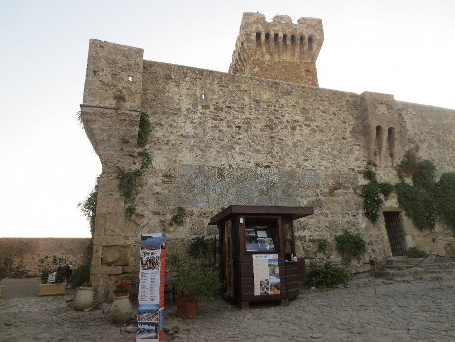 Castello di Populonia景点图片