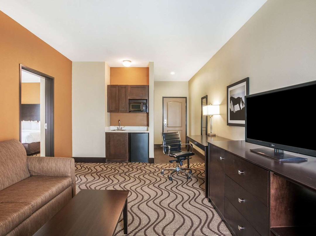 La Quinta Inn & Suites by Wyndham Beeville主图