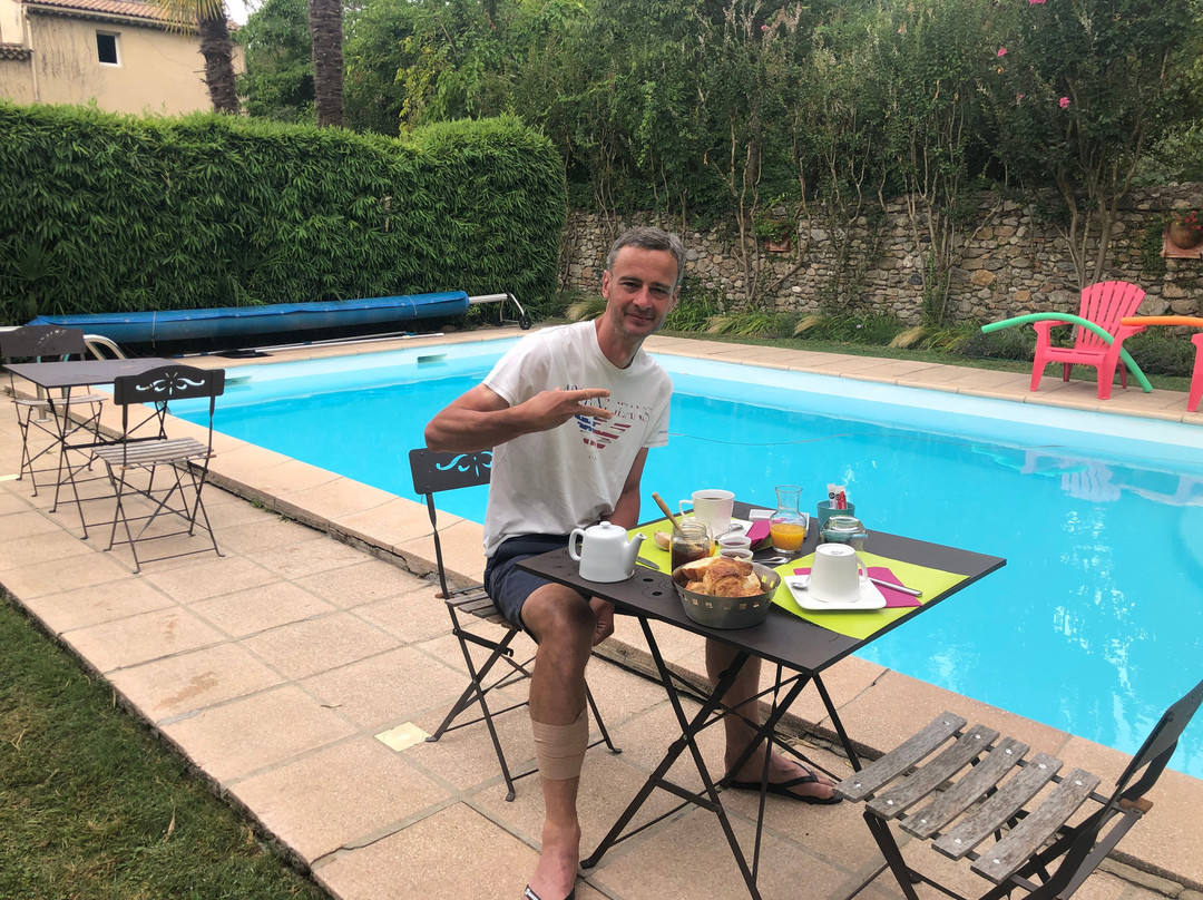 Hotel Les Bellugues主图