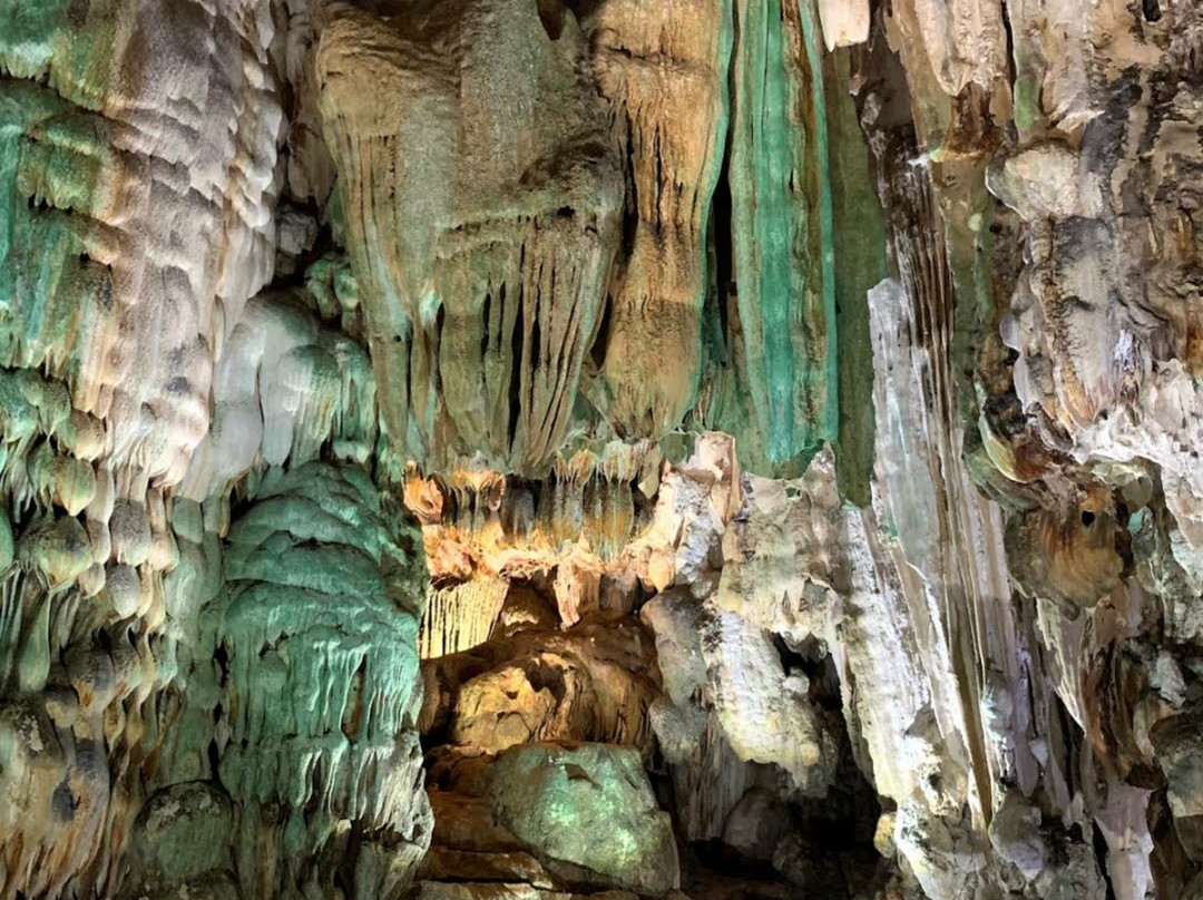 Tien Son Cave景点图片