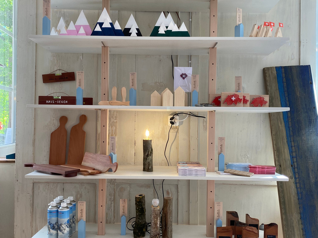 Dardieda Rheinfall-Handicrafts-诺伊豪森必去景点