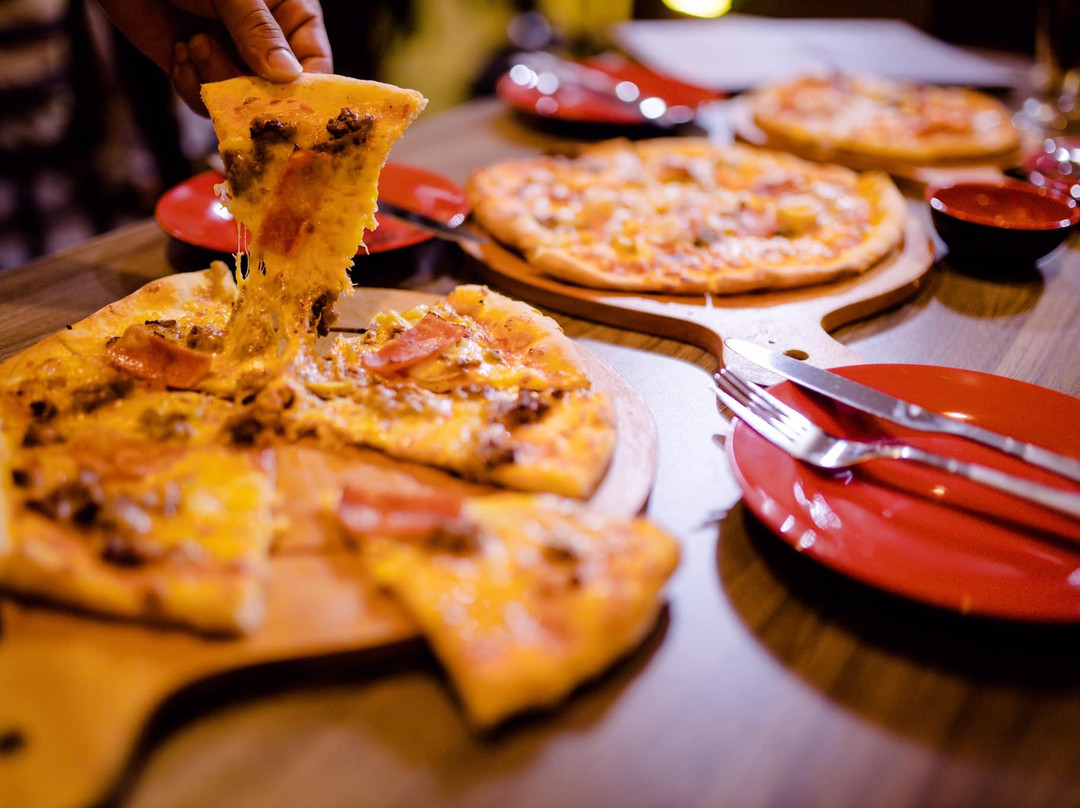 Hawaii's Pizza