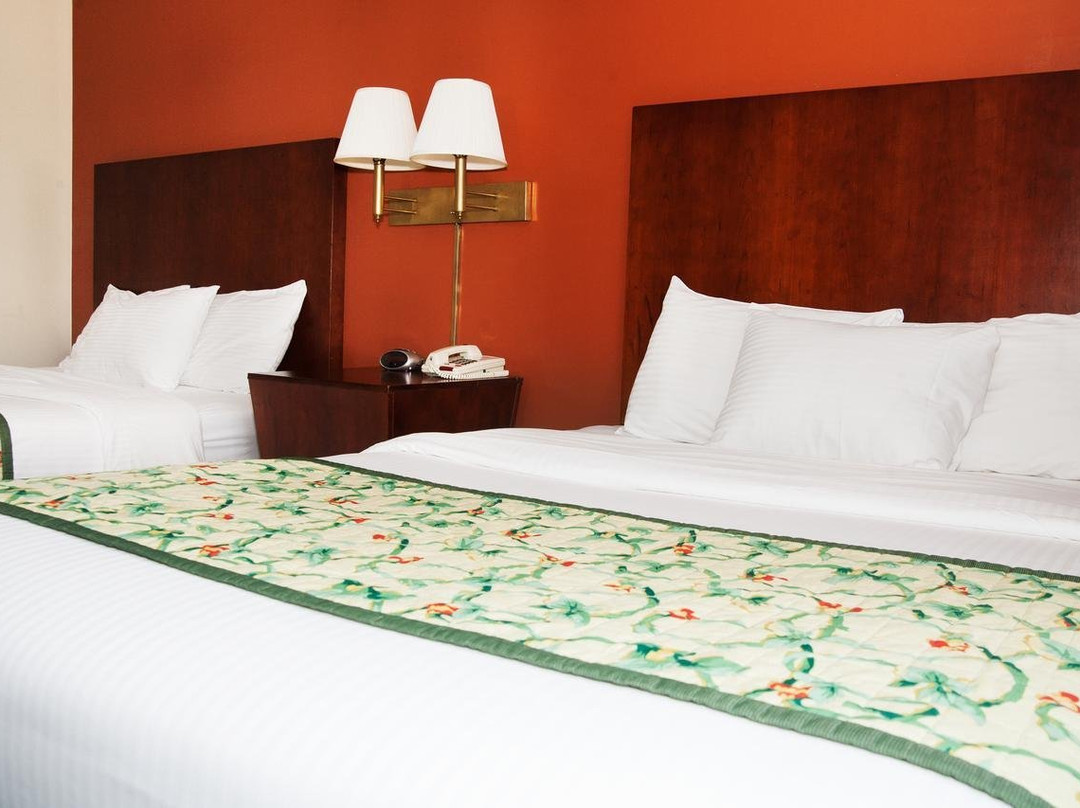 Red Carpet Inn and Suites Plymouth主图