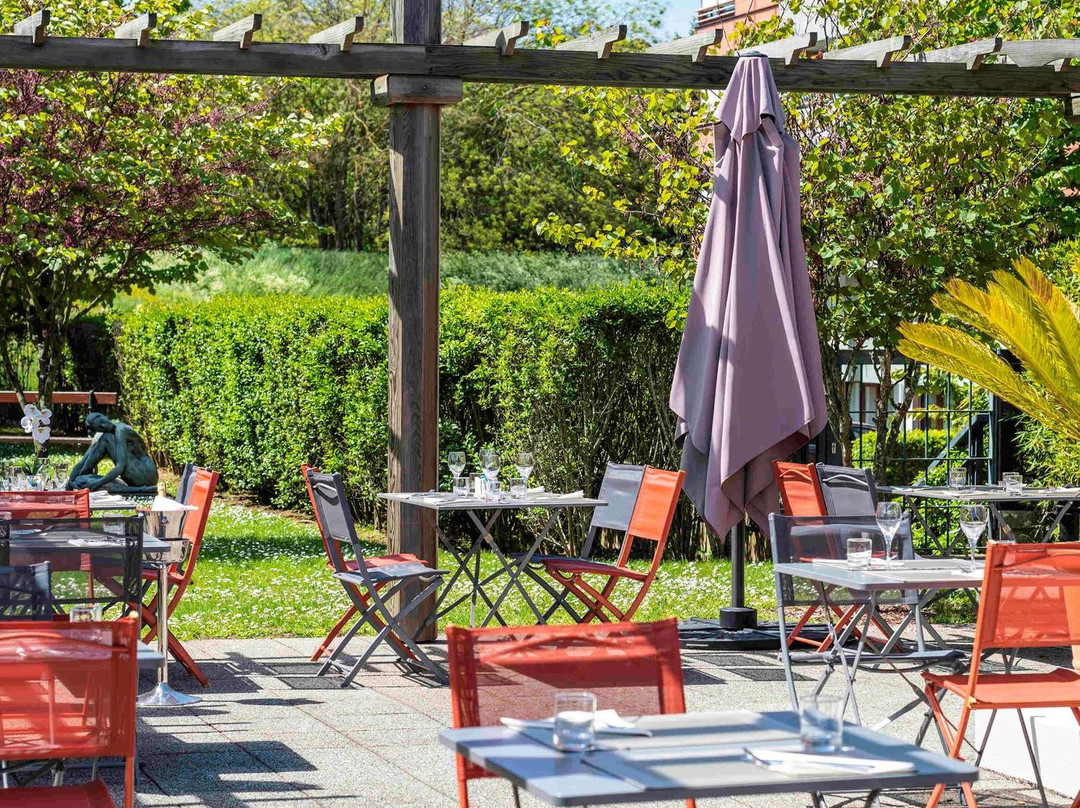 莫勒帕圣昆汀美居酒店主图